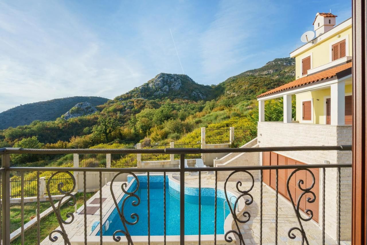 Виллы Sunbreeze Delux Vilas Будва-26