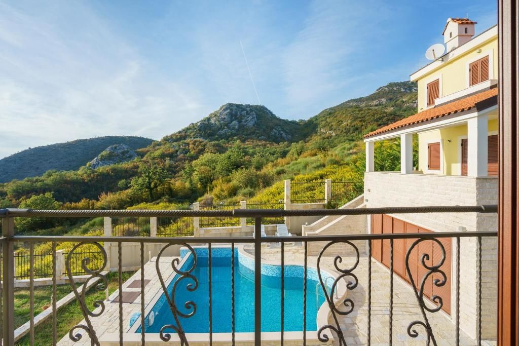 Виллы Sunbreeze Delux Vilas Будва-44