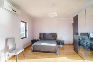 Виллы Sunbreeze Delux Vilas Будва Вилла-12